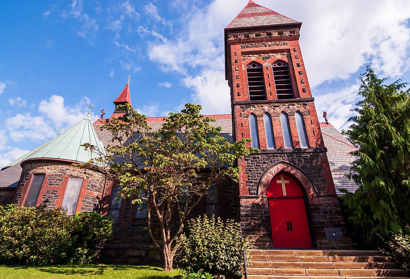 Christ Episcopal Church on Central Avenue, in Oil City, Pennsylvania. Image credit woodsnorthphoto via Shutterstock