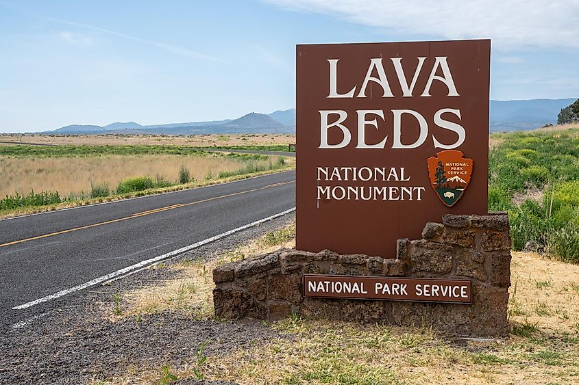 Tulelake, California: Entrance sign for Lava Beds National Monument
