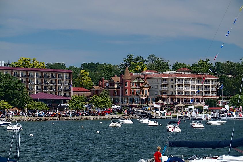 Lakefront hotels in Lake Geneva