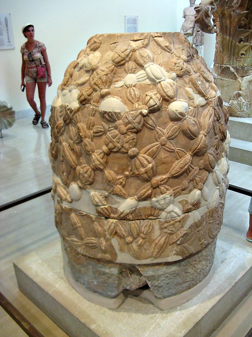 The sacred symbol of Delphi, the omphalos (navel) marble copy of the Hellenistic times has been found and is on display in the museum today, via the Archaeological Museum of Delphi