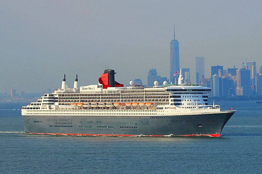 cruise ships in new york harbor today