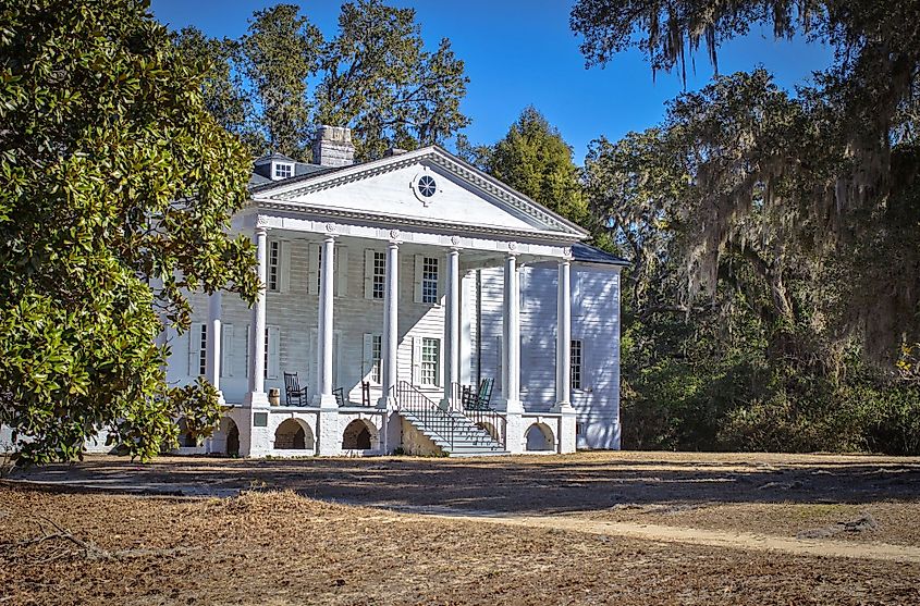 Historic Hampton Plantation in Georgetown, South Carolina. Editorial credit: ehrlif / Shutterstock.com